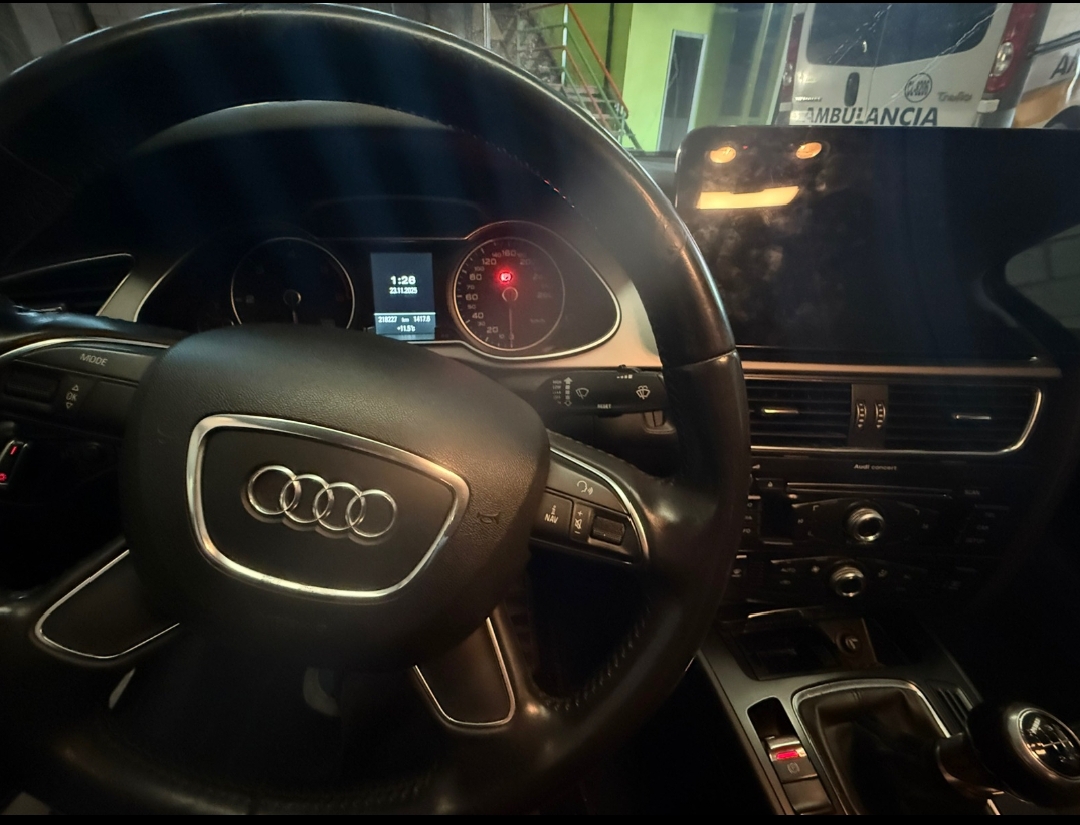 Audi A4 Sed 2012 — miniatura 2