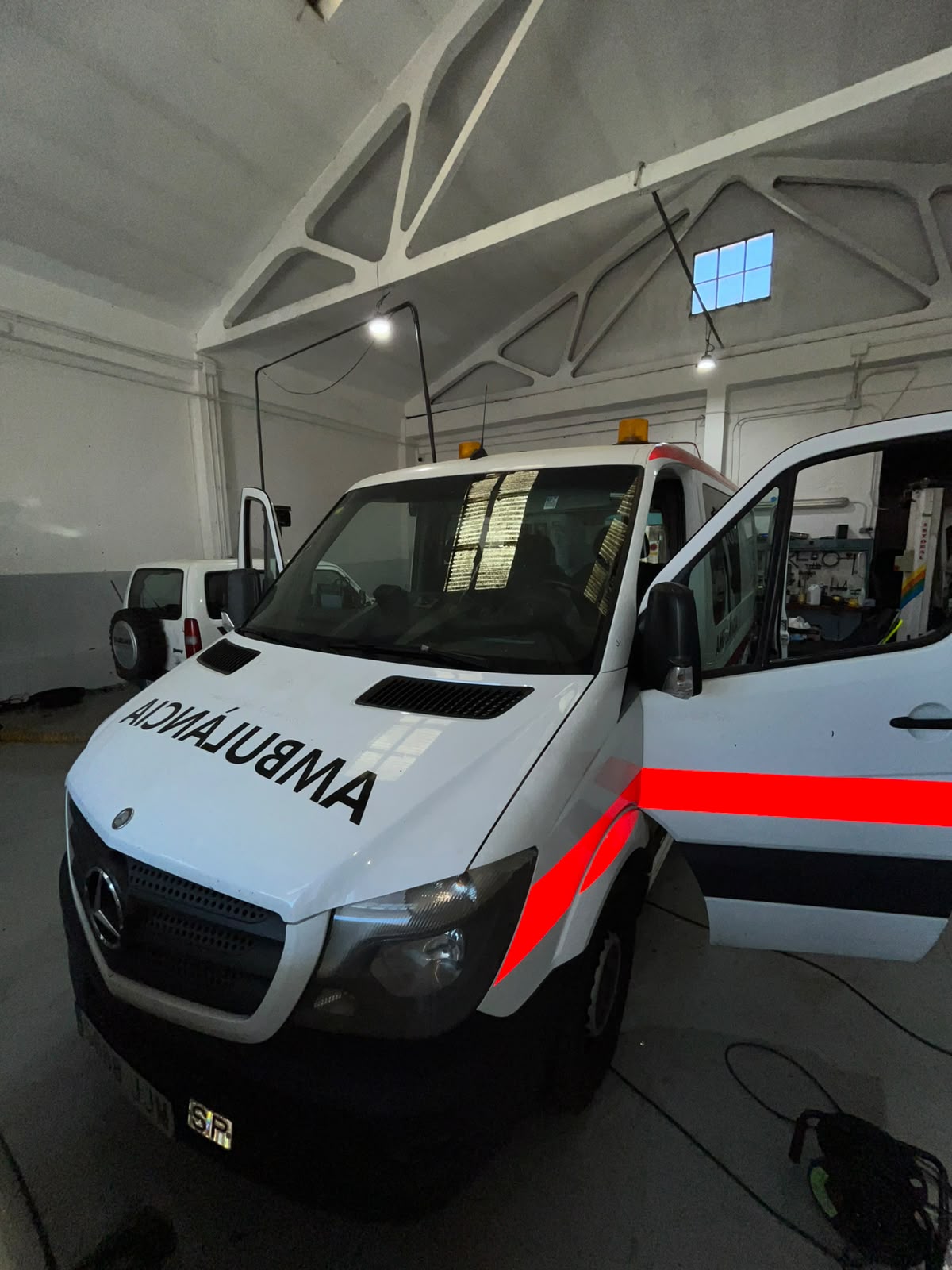Mercedes-Benz Sprinter (adaptada como ambulancia) 2015