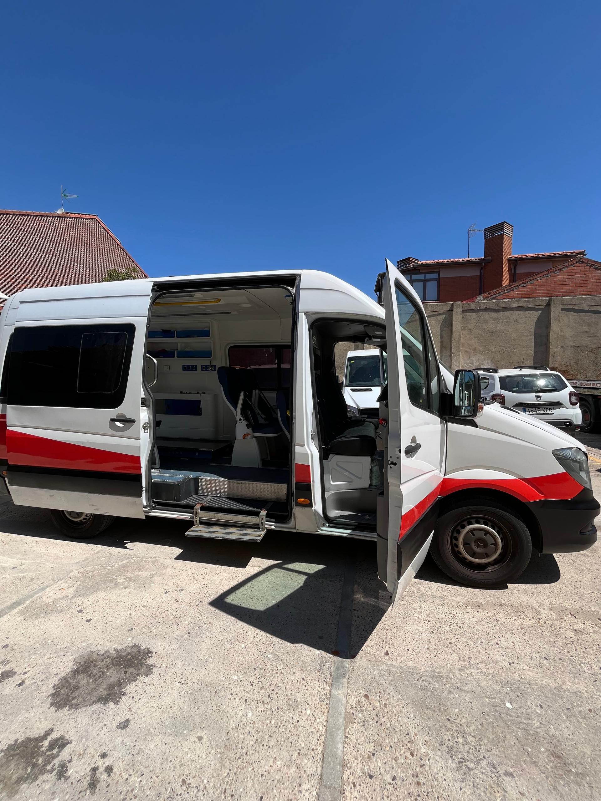 Mercedes - Benz Sprinter 2016 — miniatura 4