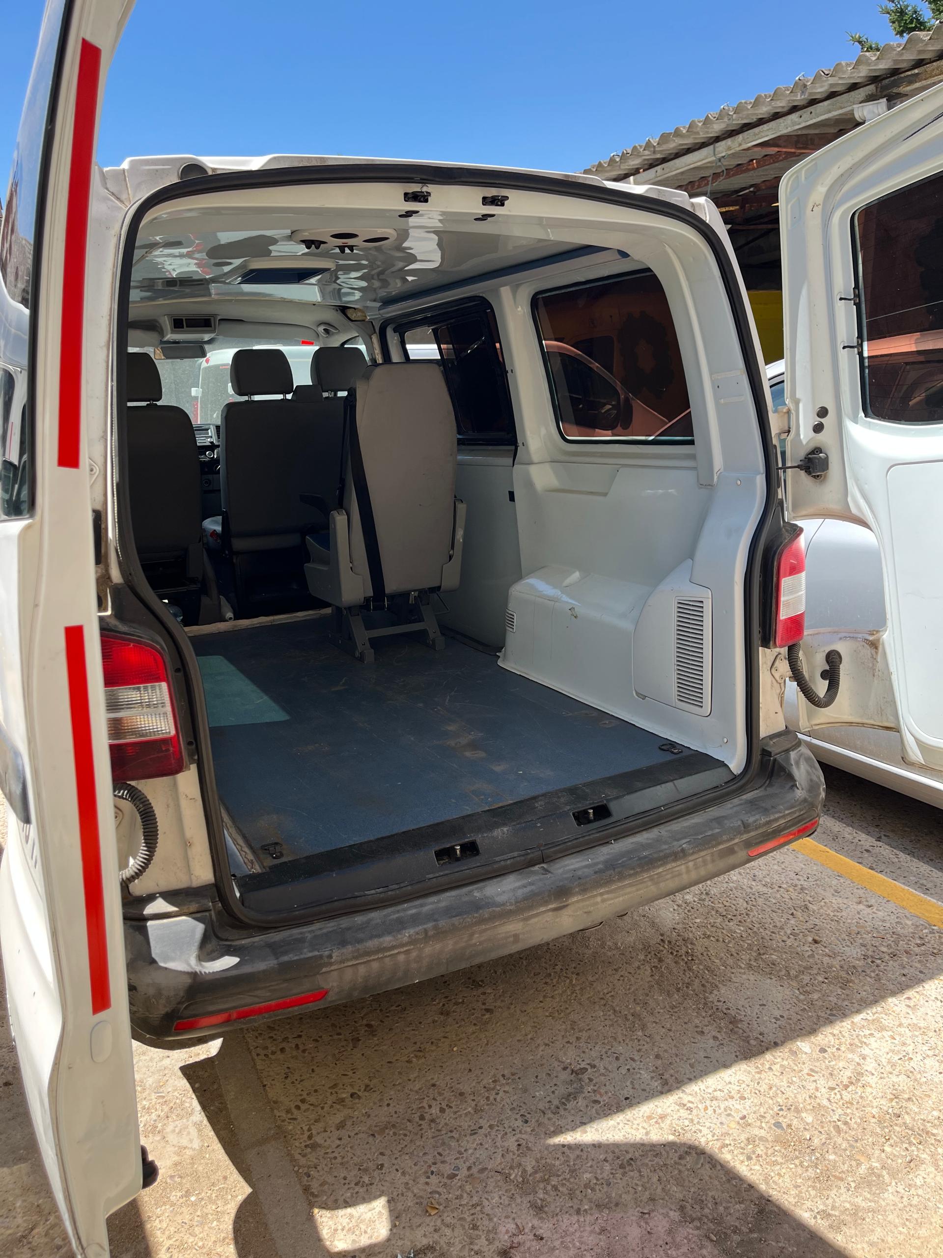 Volkswagen T5 Restyling 2012 — miniatura 4